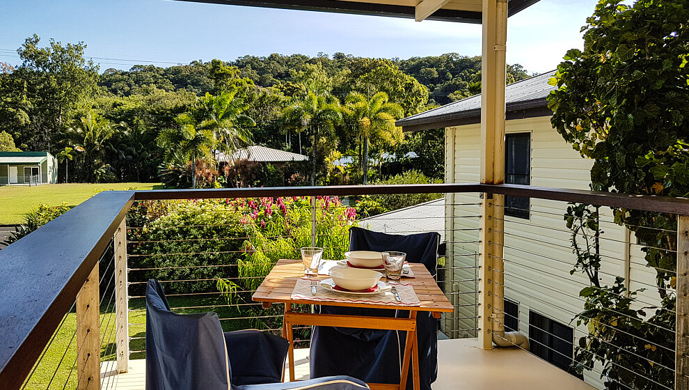 THe Beachie - the street side verandah