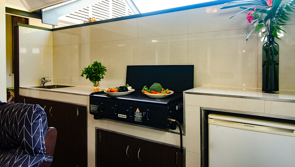 BBQ, sink & fridge on the front patio