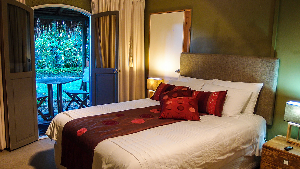 Touch of Bali - Queen bedroom 4