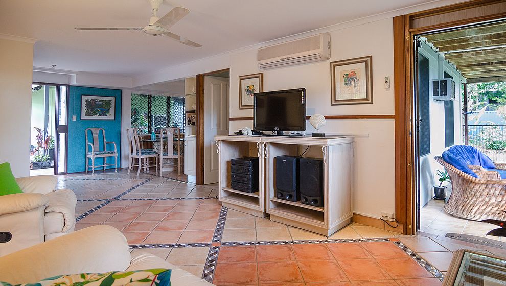 Harvester Home living room TV & stereo