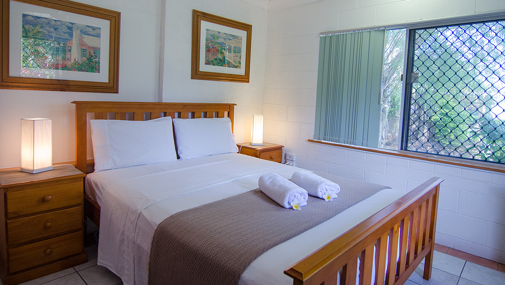 Harvester Home queen bedroom 1